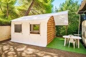 XeniCamp & Bungalows