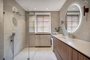 Spacious 3BR Apartment in the Heart of Old Town, 3