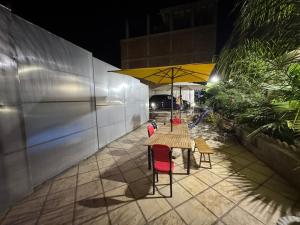 Magnifique rez-de-jardin avec piscine, hammam