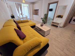 Luxury 1BR Apartment - Resort cu Piscine Sauna Jacuzzi Gym langa plaja