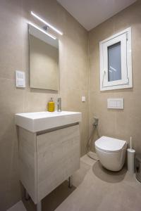 Urban Elegance 2 bedroom near the heart of Athens