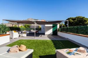 Mondello beach house with terrace 2 steps from the sea