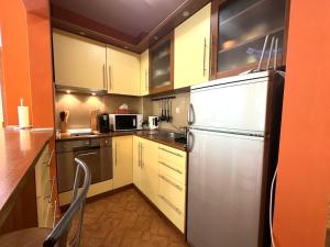 Sea Breeze Apartment by Linas BNB