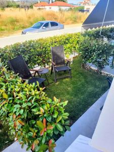Paralia Ofriniou Iro Residence - Starlink net, Courtyard, Naturally Shaded Terrace, 100m from Beach and Top Taverns
