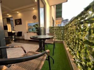Beautiful modern retreat residencies with heated swimming pool ,fully equipped gym and amazing breathtaking city views