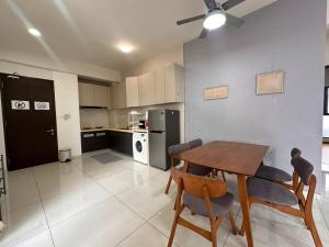 3Bath3Bed Homestay with Beach View at Danga Bay