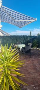 Chalet con piscina comunitaria y vistas al castillo en Peñiscola-3 terrazas-WIFI-parking