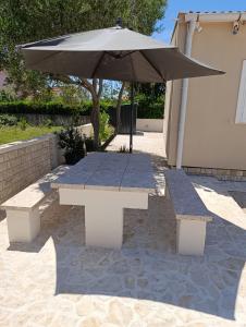 Villa More Vir