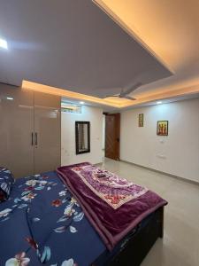 Stella Homestay Near Yashobhoomi with Rooftop