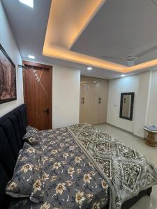 Stella Homestay Near Yashobhoomi with Rooftop
