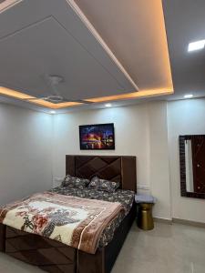 Stella Homestay Near Yashobhoomi with Rooftop