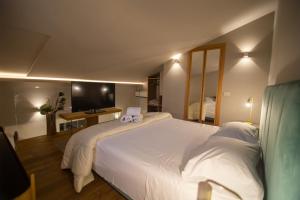 Atenea Boutique Rooms- Atenea Collection