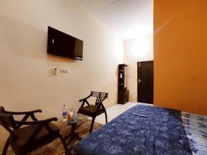 JANNAT 7 - Hotel & Homestay PG with Restaurant & Banquet Hall - Families, Couples & Corporate