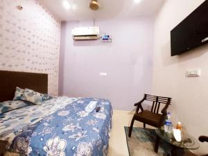 JANNAT 7 - Hotel & Homestay PG with Restaurant & Banquet Hall - Families, Couples & Corporate