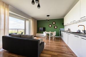 Reda Green Point Apartment by BookingHost