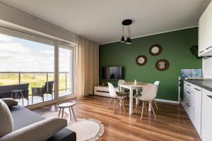 Reda Green Point Apartment by BookingHost