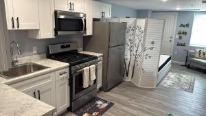 Grand Deluxe 1BR Penthouse Suite near Newark Airport