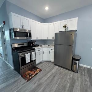 Grand Deluxe 1BR Penthouse Suite near Newark Airport