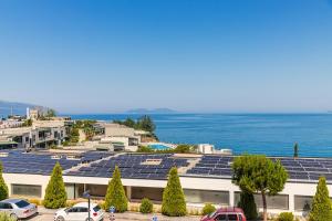 Ocean Horizon Apartment Sea View & Parking by PikHost