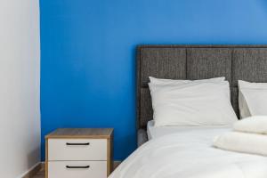 Ocean Horizon Apartment Sea View & Parking by PikHost