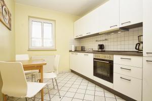 Haus Rügen Ferienwohnung 08 mit Sauna- und Schwimmbadnutzung im AHOI Sellin