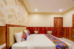 FabHotel Golden Stay I