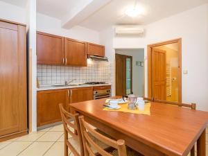 Apartment mit Terrasse by Interhome