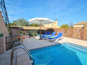 Holiday Home Schöne Villa mit Pool und Garten by Interhome