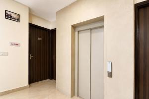 FabHotel Karol Bagh Residency - Nr Karol Bagh Market