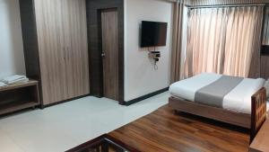Hotel Sainik Grand
