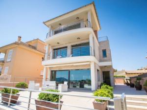 Holiday Home Ferienvilla in Strandnähe by Interhome