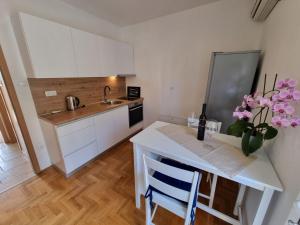 Apartment Nina 2 pax by Interhome