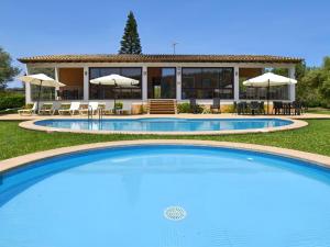 Holiday Home Finca in Meeresnähe mit Schwimmbad und Kinderbecken by Interhome