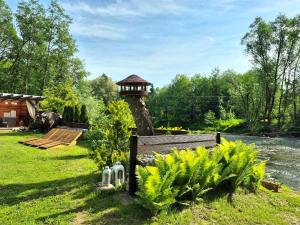 Apartament U Moniki, nad rzeką, jacuzzi w ogrodzie