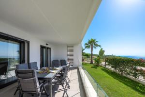 Modern Apartment with Sea & Golf Views