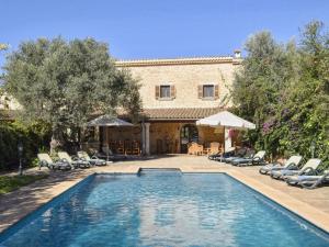 Holiday Home Charmantes Ferienhaus in Búger mit Privatem Pool by Interhome