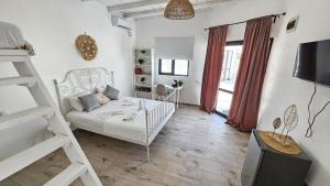 Theas Bungalow