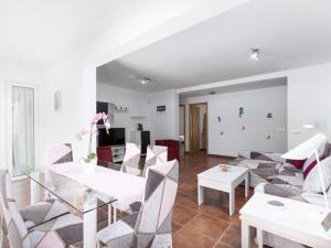 Apartment Flor del Atlantico by Interhome