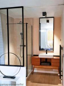 Elegant 48sqm apartment Eiffel - view & large terrace