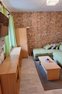Apartment Ruhiggelegenes Apartment mit Terrasse in Strandnähe by Interhome