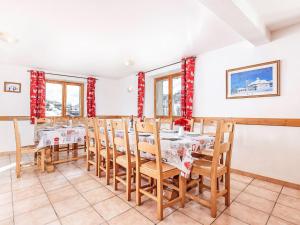 Holiday Home Balcon Cime de Caron by Interhome