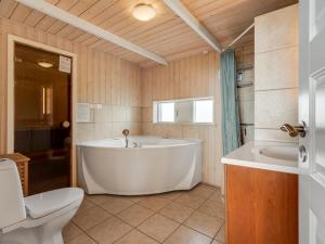 Holiday Home Adelinde - 300m from the sea by Interhome