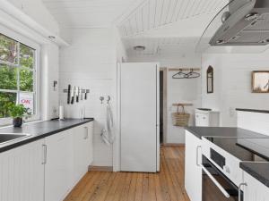 Holiday Home Aiyana - 2-1km from the sea by Interhome