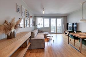 RentPlanet - Apartament Tęczowa
