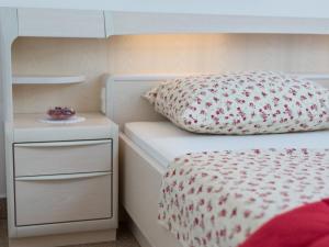 Apartment modernes Appartementhaus Ines by Interhome