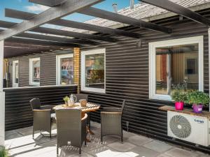 Apartment Heloise - 900m from the sea by Interhome