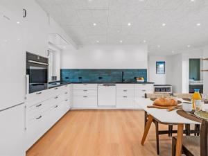 Holiday Home Aischa - 1-5km from the sea by Interhome