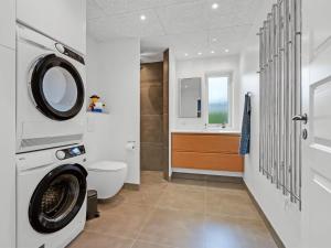 Holiday Home Aischa - 1-5km from the sea by Interhome