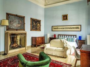 Apartment Dimora storica del 1400 con balcone by Interhome