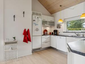 Holiday Home Eve - 700m from the sea by Interhome